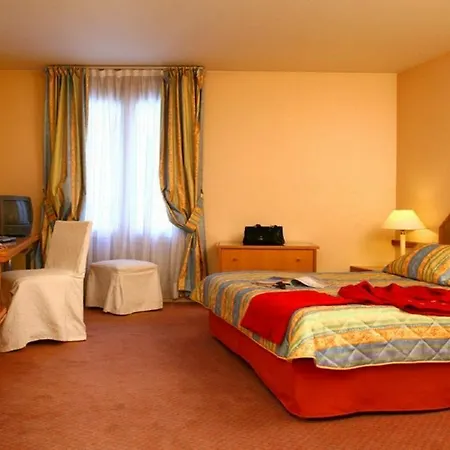 Fertel Etoile מלון 3*